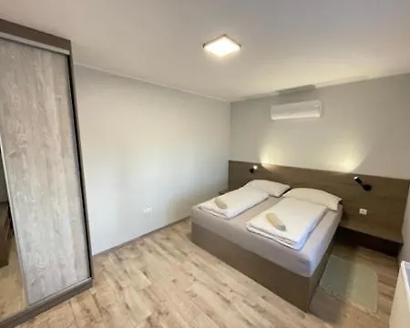 Kukorica Csárda 2 3* Balatonújlak