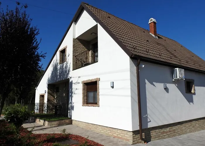 Kukorica Csarda 2 3*