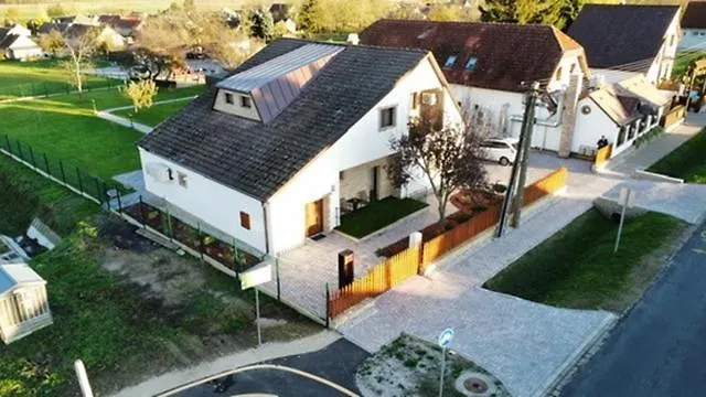 Kukorica Csarda 2 Apart Otel 3*